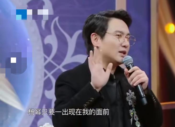 杨幂直播背后的秘密，揭秘手机摔落事件真相